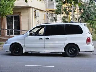 Kia Carnival, 2001