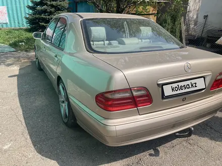 Mercedes-Benz E 240 2000 года за 4 800 000 тг. в Алматы – фото 4