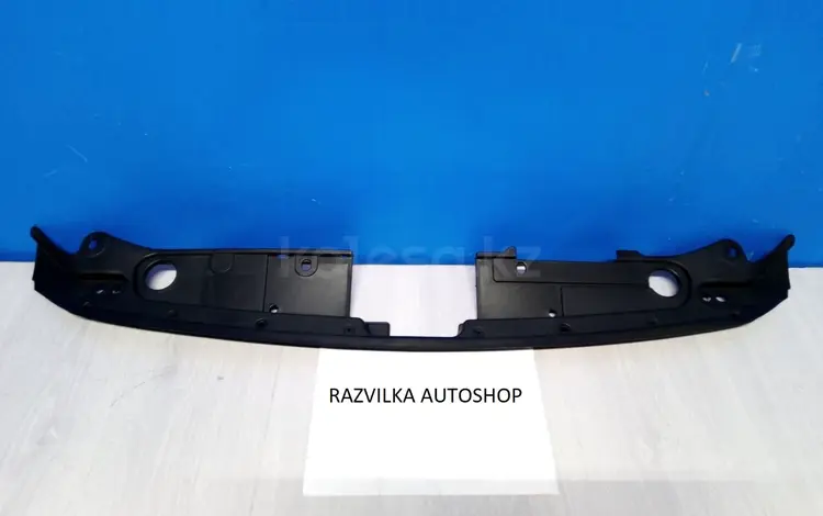 Дефлектор радиатора Mazda 6 за 13 000 тг. в Алматы