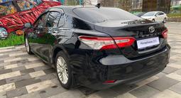 Toyota Camry 2020 года за 11 990 000 тг. в Алматы – фото 4