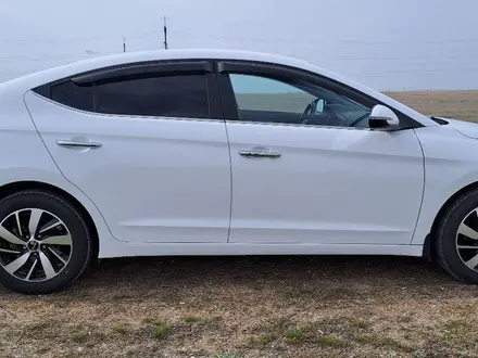 Hyundai Elantra 2019 года за 9 600 000 тг. в Уральск – фото 5