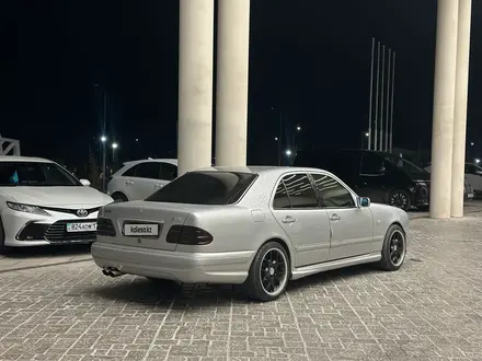 Mercedes-Benz E 55 AMG 1997 года за 3 650 000 тг. в Туркестан – фото 13