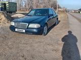Mercedes-Benz C 200 1997 года за 1 900 000 тг. в Петропавловск – фото 2
