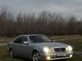 Mercedes-Benz E 320 1998 года за 4 600 000 тг. в Актобе – фото 2