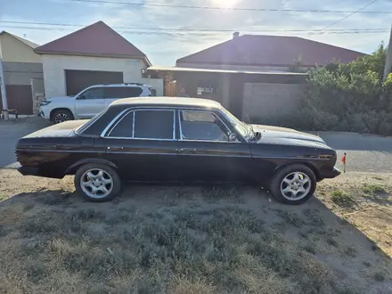 Mercedes-Benz E 200 1982 года за 2 000 000 тг. в Атырау – фото 8