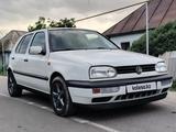 Volkswagen Golf 1994 года за 2 500 000 тг. в Алматы