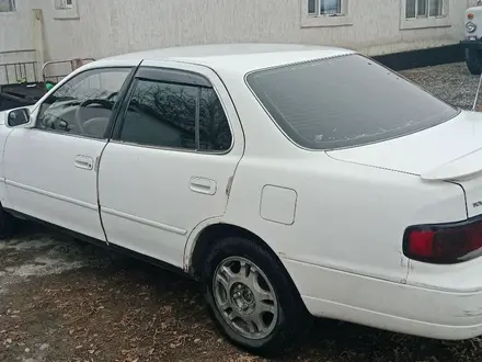 Toyota Camry 1996 года за 1 800 000 тг. в Талдыкорган – фото 2