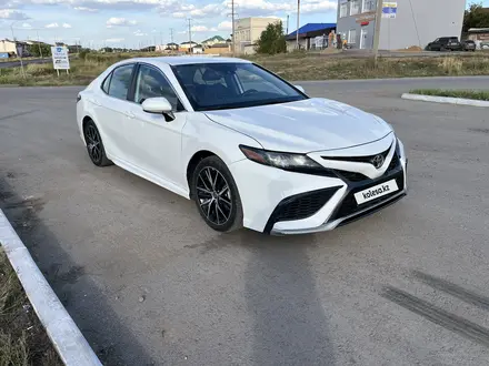 Toyota Camry 2021 года за 15 500 000 тг. в Алматы – фото 12