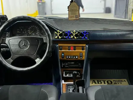 Mercedes-Benz E 280 1993 года за 2 500 000 тг. в Бауыржана Момышулы – фото 10