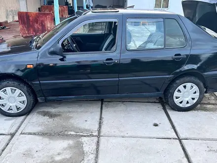 Volkswagen Vento 1992 года за 1 250 000 тг. в Тараз – фото 3