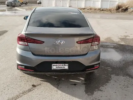 Hyundai Elantra 2019 года за 6 300 000 тг. в Актау – фото 3