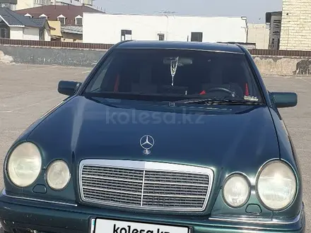 Mercedes-Benz E 280 1997 года за 3 000 000 тг. в Алматы – фото 2