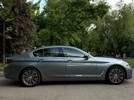 BMW 530 2018 года за 14 600 000 тг. в Алматы – фото 4