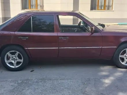 Mercedes-Benz E 200 1991 года за 1 350 000 тг. в Шымкент – фото 19