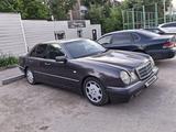 Mercedes-Benz E 280 1995 года за 2 000 000 тг. в Караганда