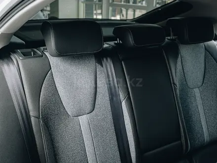 Skoda Octavia Essence 2026 года за 15 990 000 тг. в Алматы – фото 16