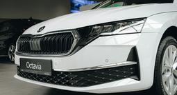 Skoda Octavia Essence 2026 года за 17 490 000 тг. в Алматы – фото 2