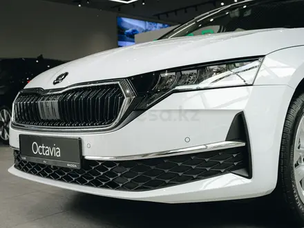 Skoda Octavia Essence 2026 года за 15 990 000 тг. в Алматы – фото 2