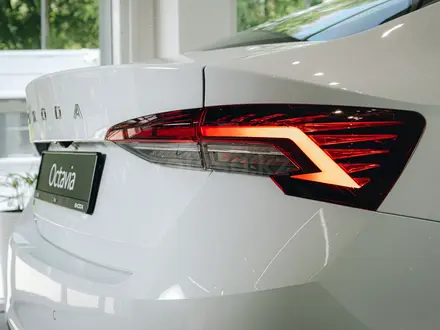 Skoda Octavia Essence 2026 года за 15 990 000 тг. в Алматы – фото 5