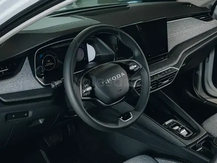 Skoda Octavia Essence 2026 года за 15 990 000 тг. в Алматы – фото 6