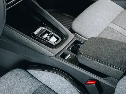 Skoda Octavia Essence 2026 года за 15 990 000 тг. в Алматы – фото 7
