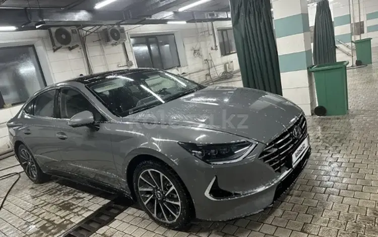 Hyundai Sonata 2019 года за 13 500 000 тг. в Астана