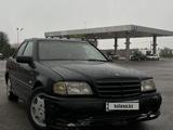 Mercedes-Benz C 200 1998 года за 2 000 000 тг. в Алматы