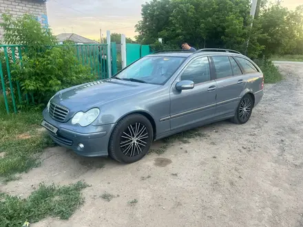 Mercedes-Benz C 240 2005 года за 4 500 000 тг. в Павлодар