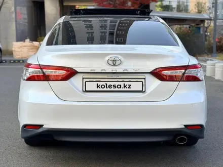 Toyota Camry 2017 года за 14 500 000 тг. в Алматы – фото 14
