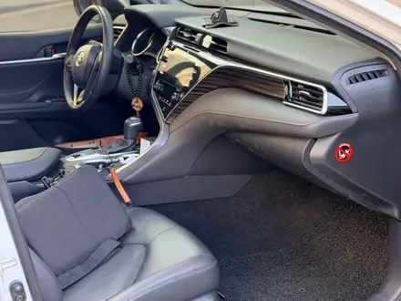 Toyota Camry 2017 года за 14 500 000 тг. в Алматы – фото 4