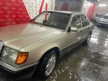 Mercedes-Benz E 230 1992 года за 1 500 000 тг. в Экибастуз – фото 7