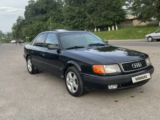 Audi 100