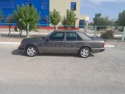 Mercedes-Benz E 200 1993 года за 1 900 000 тг. в Жанакорган – фото 13