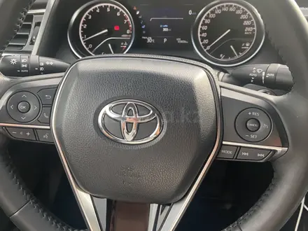 Toyota Camry 2018 года за 13 900 000 тг. в Астана – фото 12