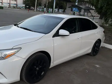 Toyota Camry 2015 года за 6 000 000 тг. в Уральск – фото 4