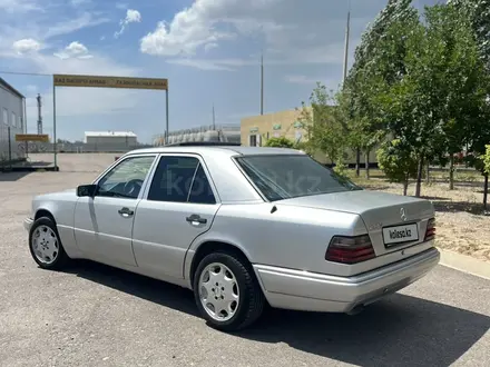 Mercedes-Benz E 280 1993 года за 2 800 000 тг. в Алматы – фото 2