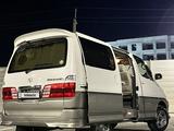 Toyota Grand Hiace 2001 годаүшін10 500 000 тг. в Алматы – фото 3