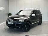 Volkswagen Touareg 2006 года за 4 500 000 тг. в Атырау