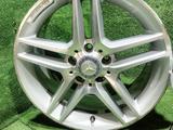 Оригинальный Два диска передний AMG Mercedes W204 7, 5J ET47 R17 за 60 000 тг. в Алматы – фото 3