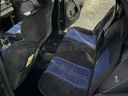 Mercedes-Benz E 220 1994 года за 2 200 000 тг. в Тараз – фото 17