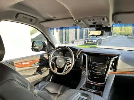 Cadillac Escalade 2019 года за 40 000 000 тг. в Алматы – фото 24