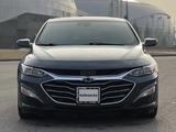 Chevrolet Malibu 2020 года за 9 600 000 тг. в Алматы – фото 2