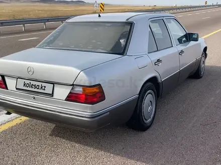 Mercedes-Benz E 230 1992 года за 1 600 000 тг. в Алматы – фото 4