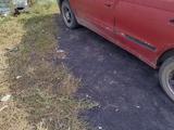 Toyota Carina E 1997 года за 350 000 тг. в Качар – фото 2