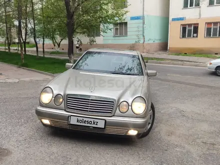 Mercedes-Benz E 300 1996 года за 1 700 000 тг. в Шымкент – фото 5