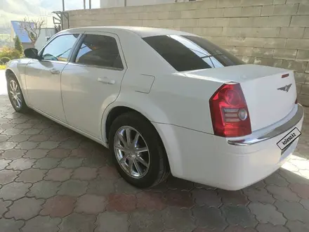 Chrysler 300C 2009 года за 6 000 000 тг. в Алматы – фото 2