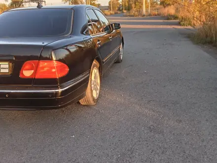 Mercedes-Benz E 280 2000 года за 4 000 000 тг. в Караганда – фото 5