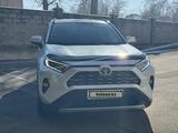 Toyota RAV4 2021 года за 15 500 000 тг. в Алматы – фото 4