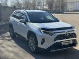 Toyota RAV4 2021 года за 15 500 000 тг. в Алматы