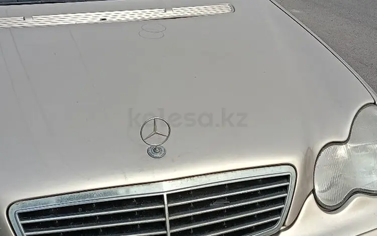 Mercedes-Benz C 180 2001 годаfor3 300 000 тг. в Темиртау